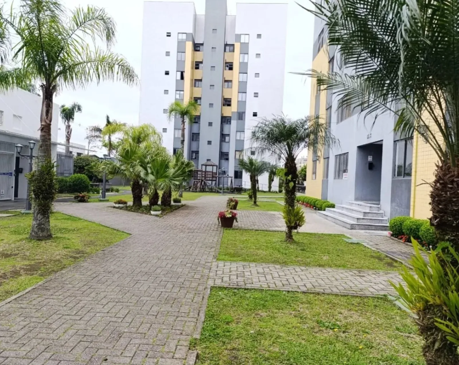 Jardins internos — paisagismo entre os blocos